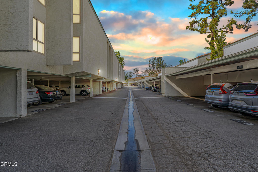 https://media.crmls.org/mediaz/3479a4d8-5c33-48d8-827a-7aa7afc891c0.jpg?preset=X-Large