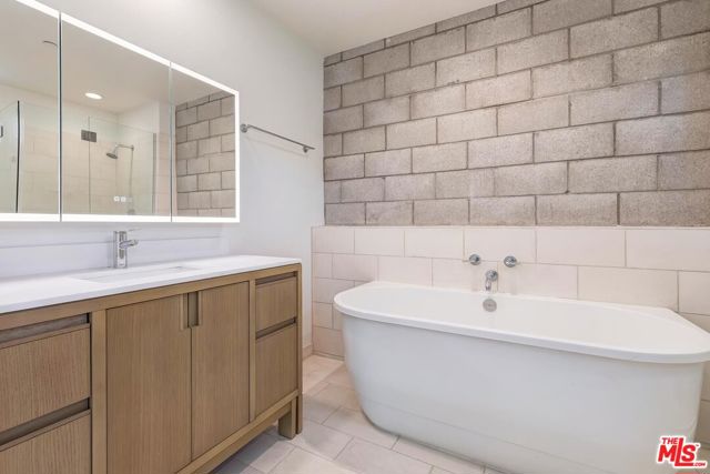  Commercial for Sale in Los Angeles, California