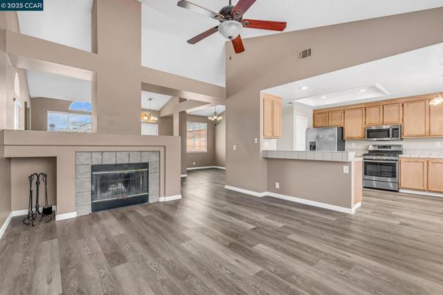 800 Gazebo Ct, Suisun City CA: https://media.crmls.org/mediaz/347a1511-eae0-4a4f-8461-51694d4acac8.jpg
