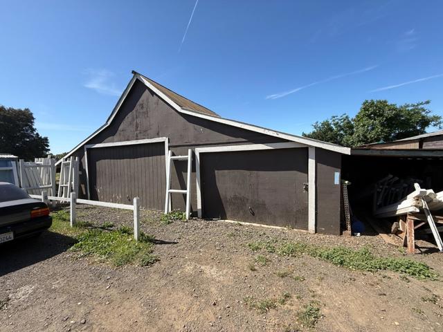 15355 Monterey Street, Morgan Hill CA: https://media.crmls.org/mediaz/347a5871-2051-4e57-a885-0260472528e5.jpg