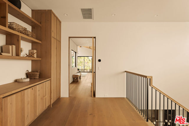 11556 Blix Street, Valley Village CA: https://media.crmls.org/mediaz/347a743c-6512-46dd-8ecf-6f902fc9c489.jpg