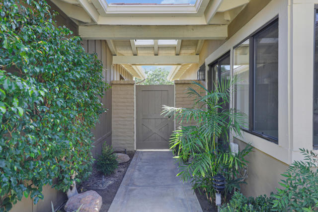 86 Palomino Circle, Palm Desert, CA 92211