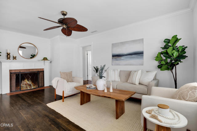 7933 Kenyon Avenue, Los Angeles CA: https://media.crmls.org/mediaz/347bfb69-8ae9-43ac-8240-928d490a659f.jpg