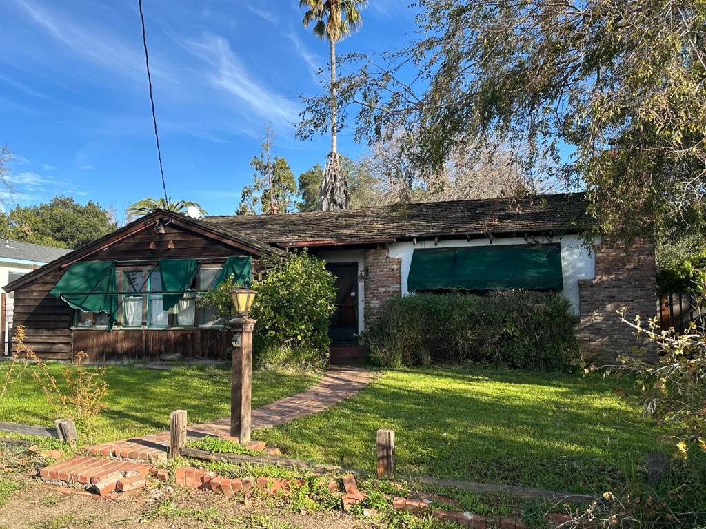 126 Mountain View Avenue