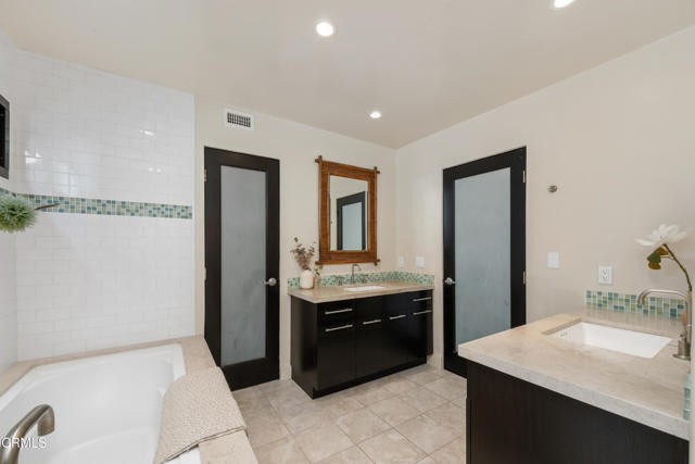 Detail Gallery Image 28 of 37 For 11915 Gorham Ave #3,  Los Angeles,  CA 90049 - 2 Beds | 2 Baths