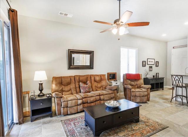 81690 Avenida Alturas, Indio CA: https://media.crmls.org/mediaz/347cf61c-399a-48d8-8998-b75bad228a32.jpg