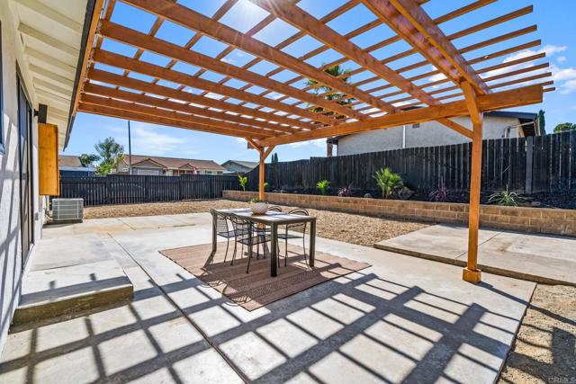 Image 34 of 40 For 13328 Silver Lake Dr