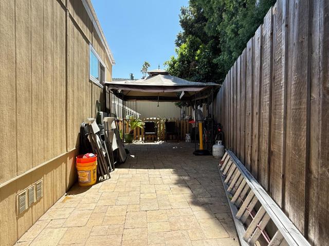 191 E El Camino Real, Mountain View CA: https://media.crmls.org/mediaz/347e3786-660d-4b31-a5a6-459e386ab516.jpg