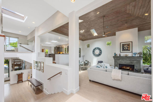 1312 Shoreline Drive, Santa Barbara CA: https://media.crmls.org/mediaz/347ef86f-6c8f-42af-810d-1ac4c97a0546.jpg