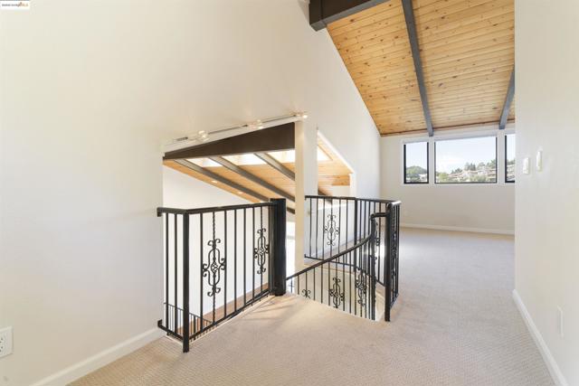 1881 Grand View Drive, Oakland CA: https://media.crmls.org/mediaz/347f5598-7a6d-471a-8c39-0112c1d73d8f.jpg