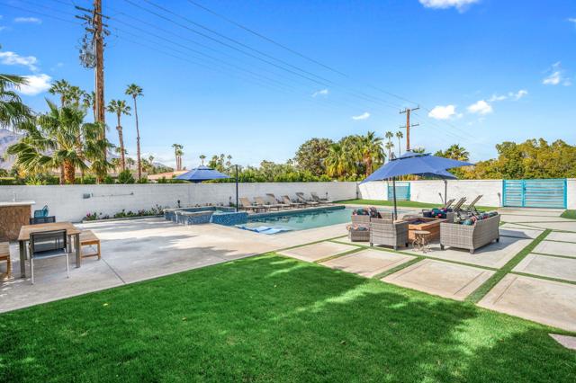 2932 N Sunrise Way, Palm Springs CA: https://media.crmls.org/mediaz/347fcb62-6ad3-4a53-bed0-94aa19a2fb0f.jpg