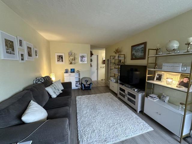Image 30 of 76 For 32303240 Mission Drive