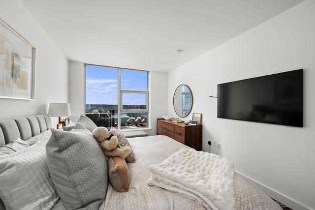 1388 Kettner Blvd, San Diego CA: https://media.crmls.org/mediaz/3480f732-ded7-4b6e-b64c-32c5d3e20de5.jpg