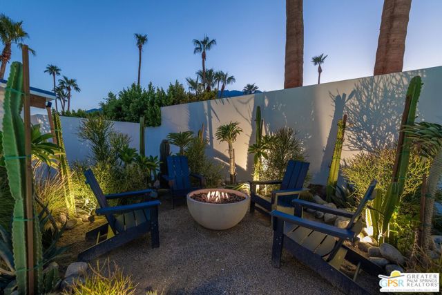 454 E Lindsey Drive, Palm Springs CA: https://media.crmls.org/mediaz/34810c06-61dc-4835-a96b-fe540e604be1.jpg