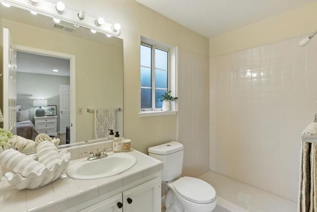 2188 Yorkshire Way, Mountain View CA: https://media.crmls.org/mediaz/3481cc93-a309-42c1-9691-bea7a134342d.jpg
