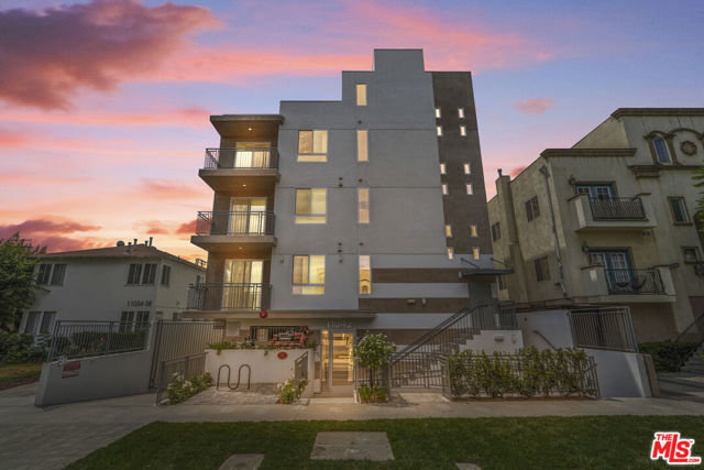 11042 La Maida Street, North Hollywood CA: https://media.crmls.org/mediaz/3482c383-aafe-4a8d-a143-3f77bc6472fc.jpg