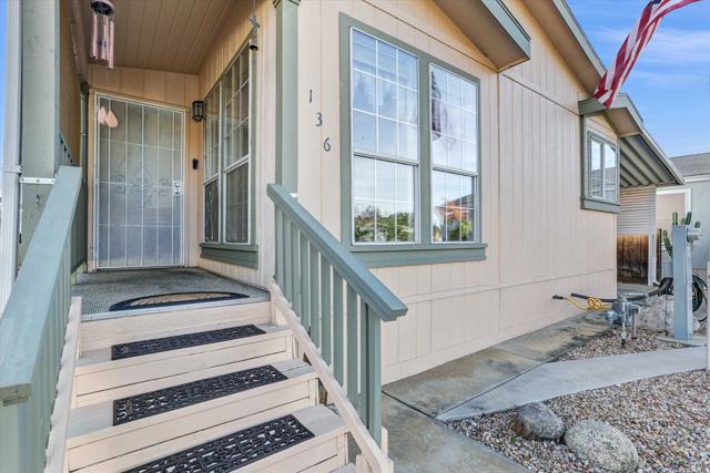 Detail Gallery Image 4 of 29 For 2400 Alpine Blvd. #136,  Alpine,  CA 91901 - 3 Beds | 2 Baths