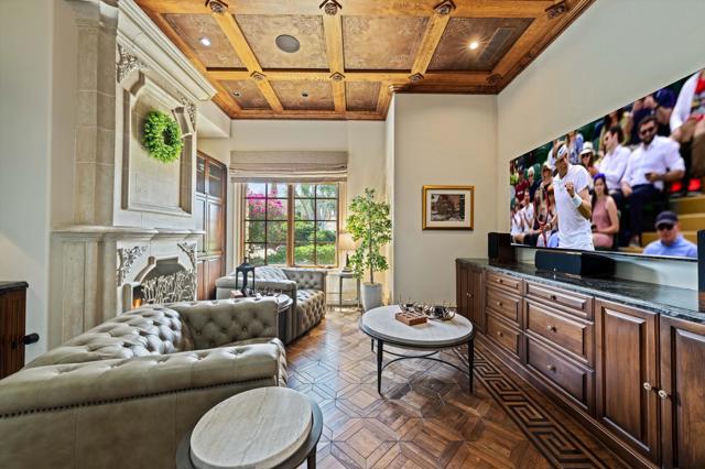 28 Grande View Court, Rancho Mirage CA: https://media.crmls.org/mediaz/3483213f-fc64-46e0-823c-60535586baec.jpg