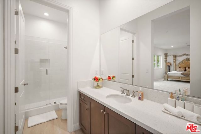 20244 W Albion Way, Porter Ranch CA: https://media.crmls.org/mediaz/348326f0-1648-4523-a906-9a34b9d57291.jpg
