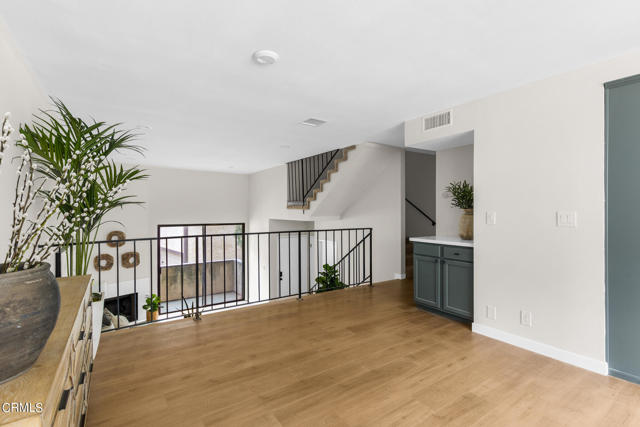 Detail Gallery Image 20 of 36 For 1832 Oak Tree Dr #15,  Los Angeles,  CA 90041 - 2 Beds | 2/1 Baths