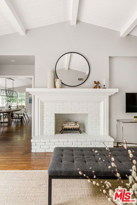 4071 Mandeville Canyon Road, Los Angeles CA: https://media.crmls.org/mediaz/34841db9-be74-4f3c-a7d1-3685b808ae2a.jpg