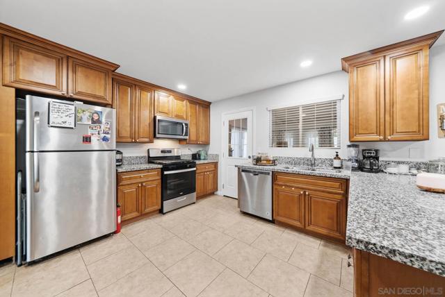 2297 1/2 Orchard Ave, El Cajon CA: https://media.crmls.org/mediaz/348455d1-33d1-4409-899b-b22ee629f240.jpg