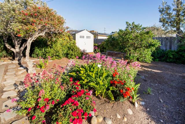 1267 Ocean View Boulevard, Pacific Grove CA: https://media.crmls.org/mediaz/34851e41-d1d7-42ac-b584-409d5b51bbf0.jpg