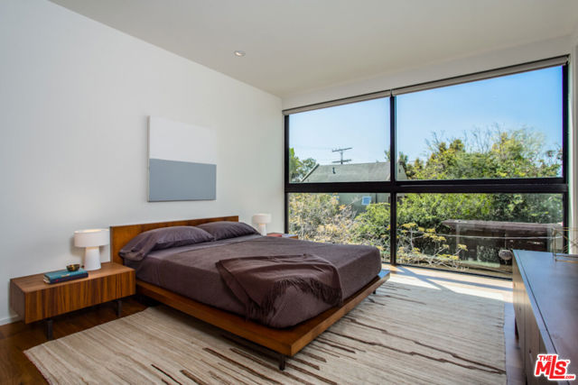 848 Milwood Avenue, Venice CA: https://media.crmls.org/mediaz/348526b2-94c5-4de7-9f8c-f6c2eecdfcee.jpg