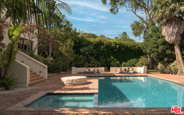 7046 Grasswood Avenue, Malibu CA: https://media.crmls.org/mediaz/34854c73-ceb8-468b-9c67-b3afeb82d50b.jpg