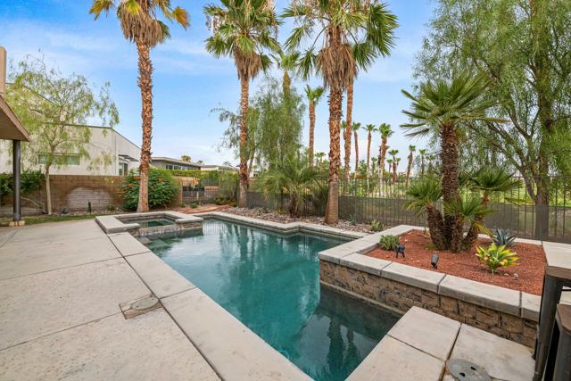 4315 Vantage Lane, Palm Springs CA: https://media.crmls.org/mediaz/348612b1-7677-4b04-bc67-f540074dfdbf.jpg