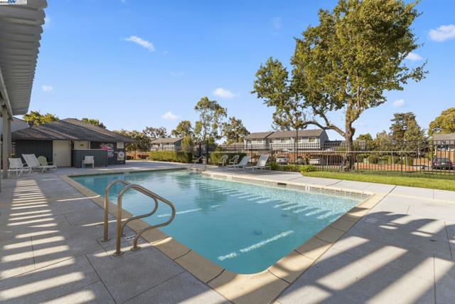 1479 Spring Valley Cmn, Livermore CA: https://media.crmls.org/mediaz/34861898-3cab-496b-be5a-779a4f1889aa.jpg