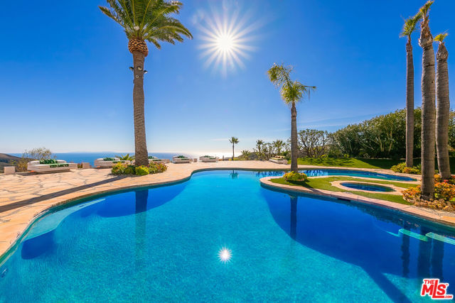 10502 Yellow Hill Road, Malibu CA: https://media.crmls.org/mediaz/348640b4-9c73-4c96-9359-8b483e67e5e2.jpg