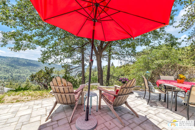 21395 Highway 243, Idyllwild CA: https://media.crmls.org/mediaz/348658ff-8376-43d8-8f97-1f821a51487d.jpg