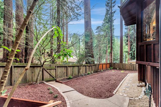 325 Ridge Drive, Boulder Creek CA: https://media.crmls.org/mediaz/34867ba4-039d-4673-93ea-693f02ed6703.jpg