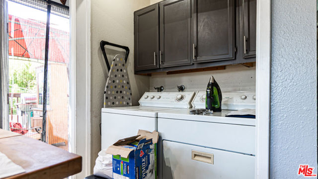 1277 S Orange Drive, Los Angeles CA: https://media.crmls.org/mediaz/34870a52-bb69-477e-89d7-ee1d09c70873.jpg