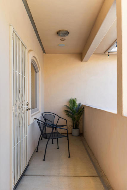 6207 Red Bluff Avenue, Yucca Valley CA: https://media.crmls.org/mediaz/34882aef-0269-471c-b9c7-e6e2a9f5b236.jpg