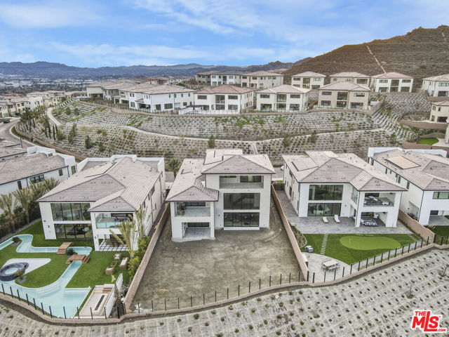 11848 N Hillsborough Lane, Porter Ranch CA: https://media.crmls.org/mediaz/3488be24-dbf0-4edb-8bde-6be93b91c538.jpg