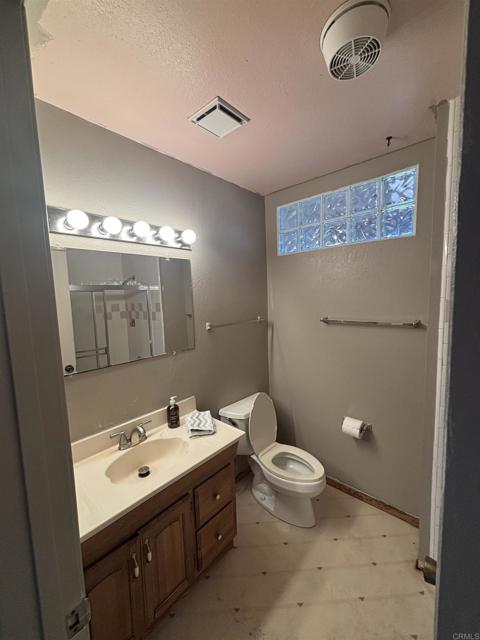 Detail Gallery Image 19 of 60 For 10050 Cristobal Dr, Spring Valley,  CA 91977 - 5 Beds | 2 Baths