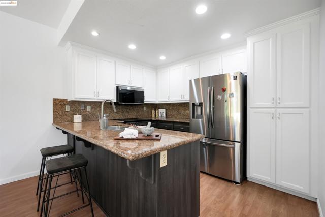 44765 Lynx Dr, Fremont CA: https://media.crmls.org/mediaz/34891735-f16c-4186-85f2-7b83370ef875.jpg