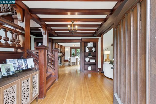 91 Tunnel Rd, Berkeley CA: https://media.crmls.org/mediaz/34891b05-2a3c-418b-84ab-52396ae478e8.jpg