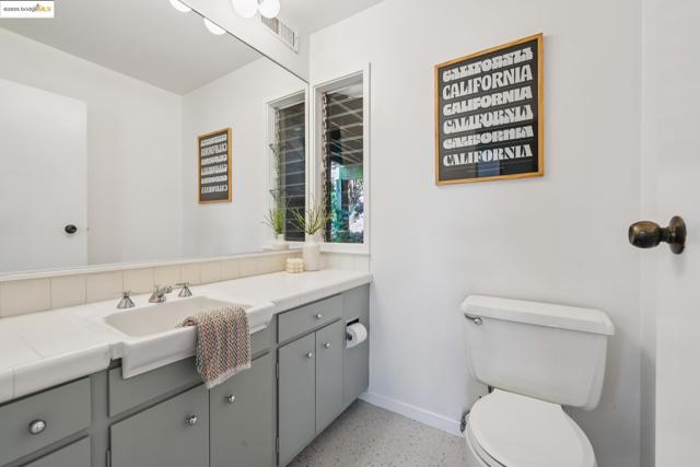 120 Hill Rd, Berkeley CA: https://media.crmls.org/mediaz/34893051-991e-4bb0-ae7d-b9d16716b2fe.jpg