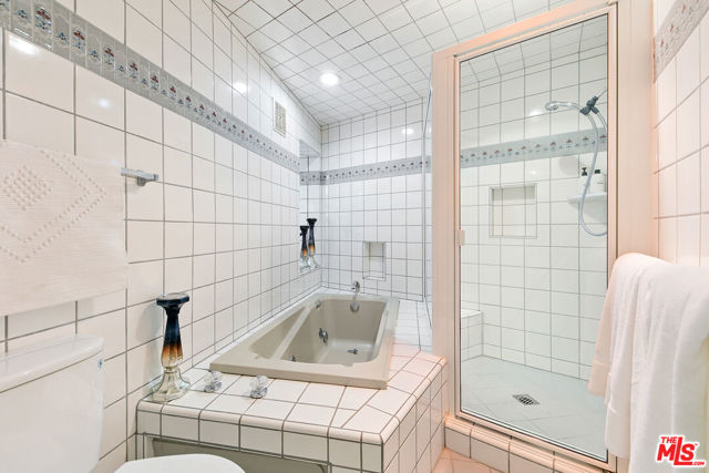 6502 Dume Drive, Malibu CA: https://media.crmls.org/mediaz/34897ee8-42a1-4f37-ba8e-20eeeb790ba1.jpg