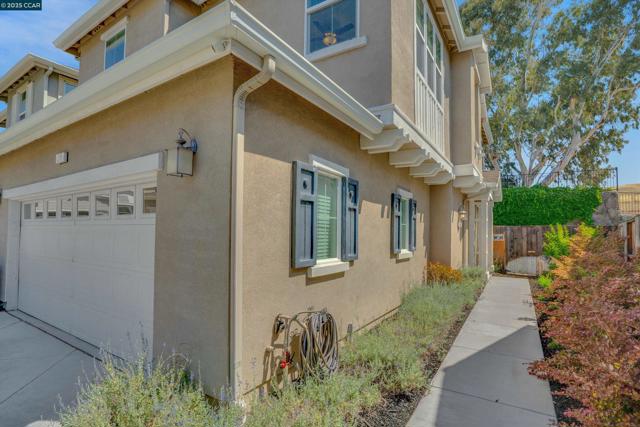 218 Ladybug Ln, Martinez CA: https://media.crmls.org/mediaz/348a8914-c7e4-4cdf-a615-c3f64b015b5d.jpg