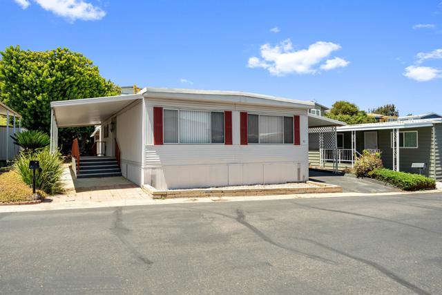 444 N N El Camino Real, Encinitas CA: https://media.crmls.org/mediaz/348aac7d-03d2-437f-901a-98ba42e438fc.jpg