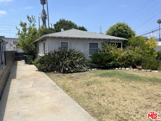4225 Campbell Drive, Los Angeles CA: https://media.crmls.org/mediaz/348abce4-2be1-485b-8329-132108e24355.jpg