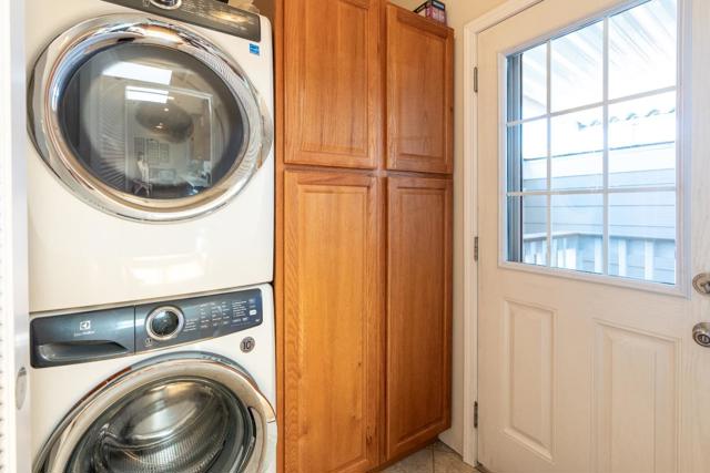 6 PRIMROSE, Aptos CA: https://media.crmls.org/mediaz/348b694b-fa75-4804-a20a-a763ec0c9896.jpg
