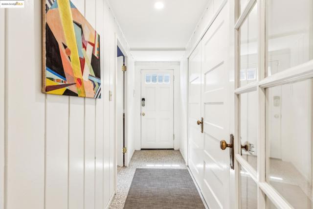 952 Kingston Ave, Piedmont CA: https://media.crmls.org/mediaz/348be867-cac9-4d26-a7fa-2d745c99c691.jpg