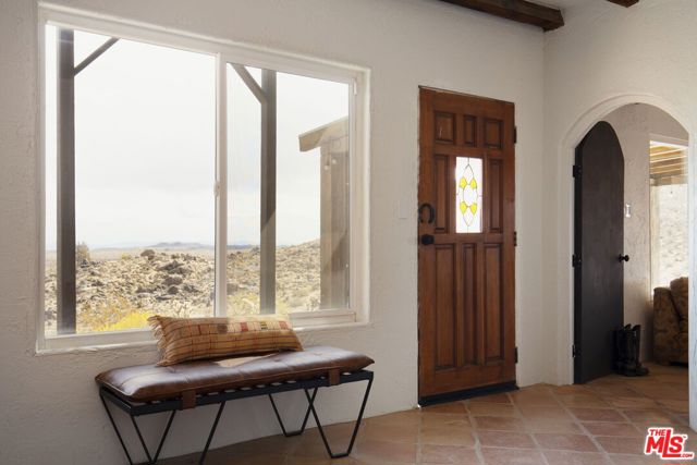 2339 Inca Trail, Yucca Valley CA: https://media.crmls.org/mediaz/348c783e-560c-479f-86dc-f18d5fd34bab.jpg
