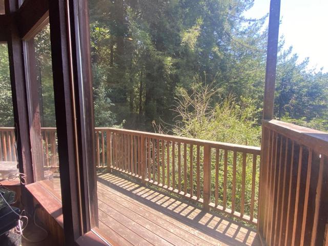 341 Metalwood Drive, Soquel CA: https://media.crmls.org/mediaz/348ce319-8895-4a51-8d09-1cef4c313621.jpg
