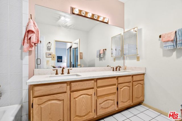 1741 Colby Avenue, 203 photo 33